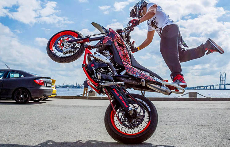 Стантрайдинг байк